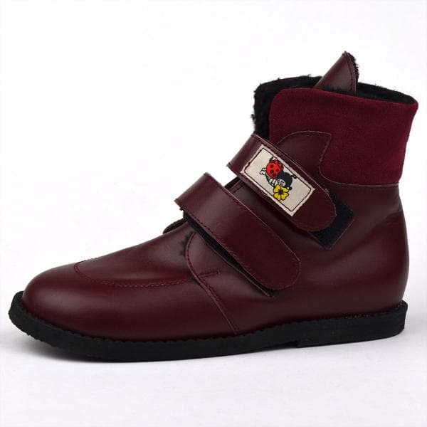 Magasszárú dr Leo bélelt cipő kislányoknak bordó színben, bordo gallérral - katicás felvarrással Magasszárú dr Leo bélelt cipő kislányoknak bordó színben, bordo gallérral - katicás felvarrással