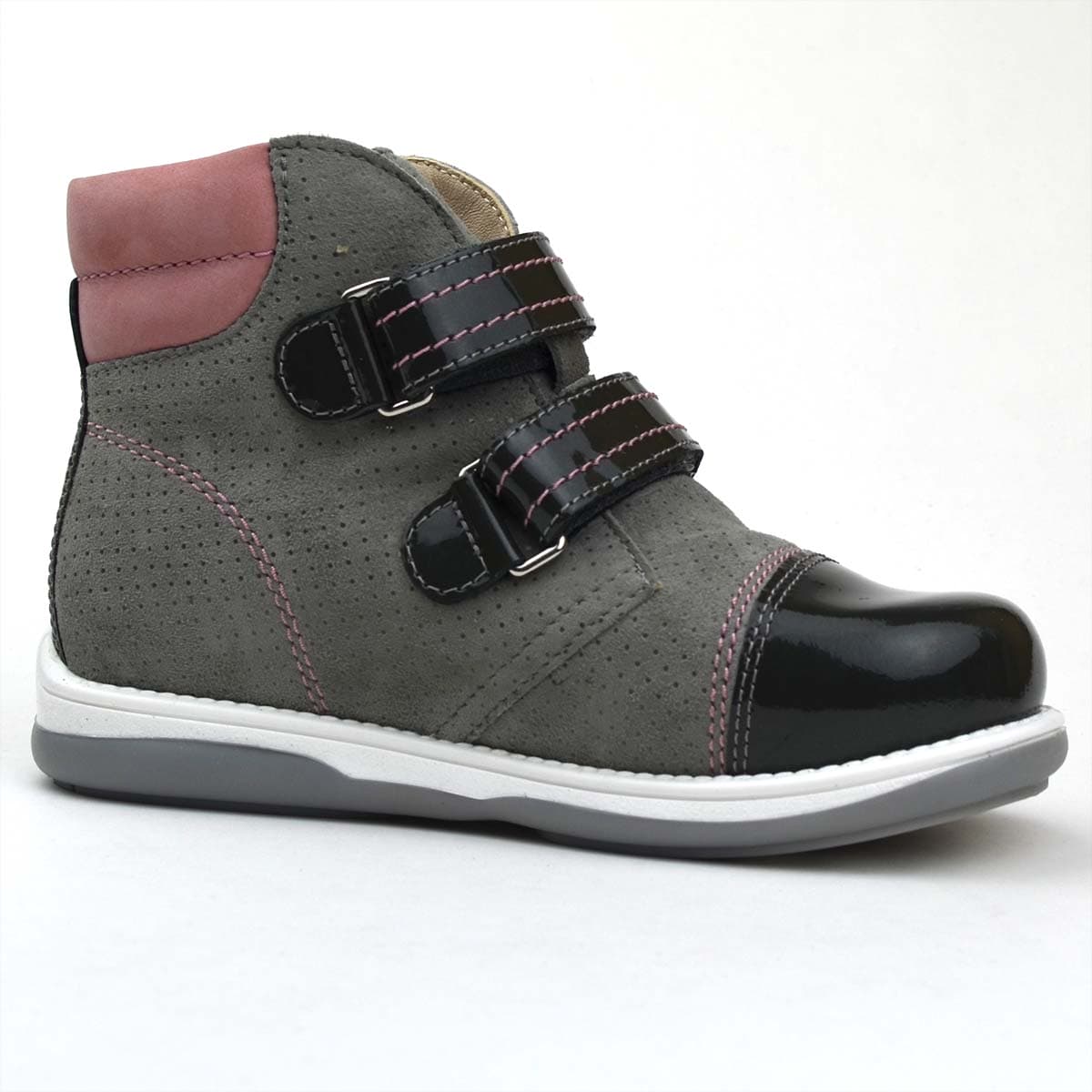 Alex szürke kislány cipő, fekete lakk díszítéssel, belső oldal.jpg Alex szürke kislány cipő, fekete lakk díszítéssel, belső oldal