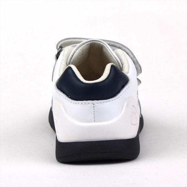 Fehér sneaker babacipő fiúknak - hátulról Fehér sneaker babacipő fiúknak - hátulról