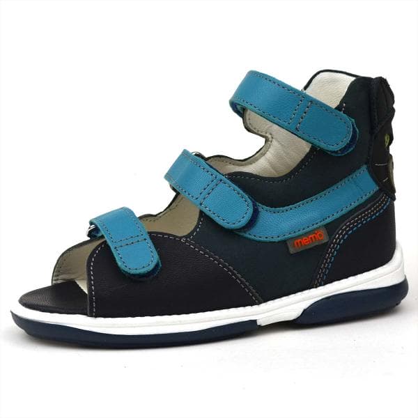 Cat szandál kék színben - egy macska vigyázó tekintetével Cat szandál kék színben - egy macska vigyázó tekintetével