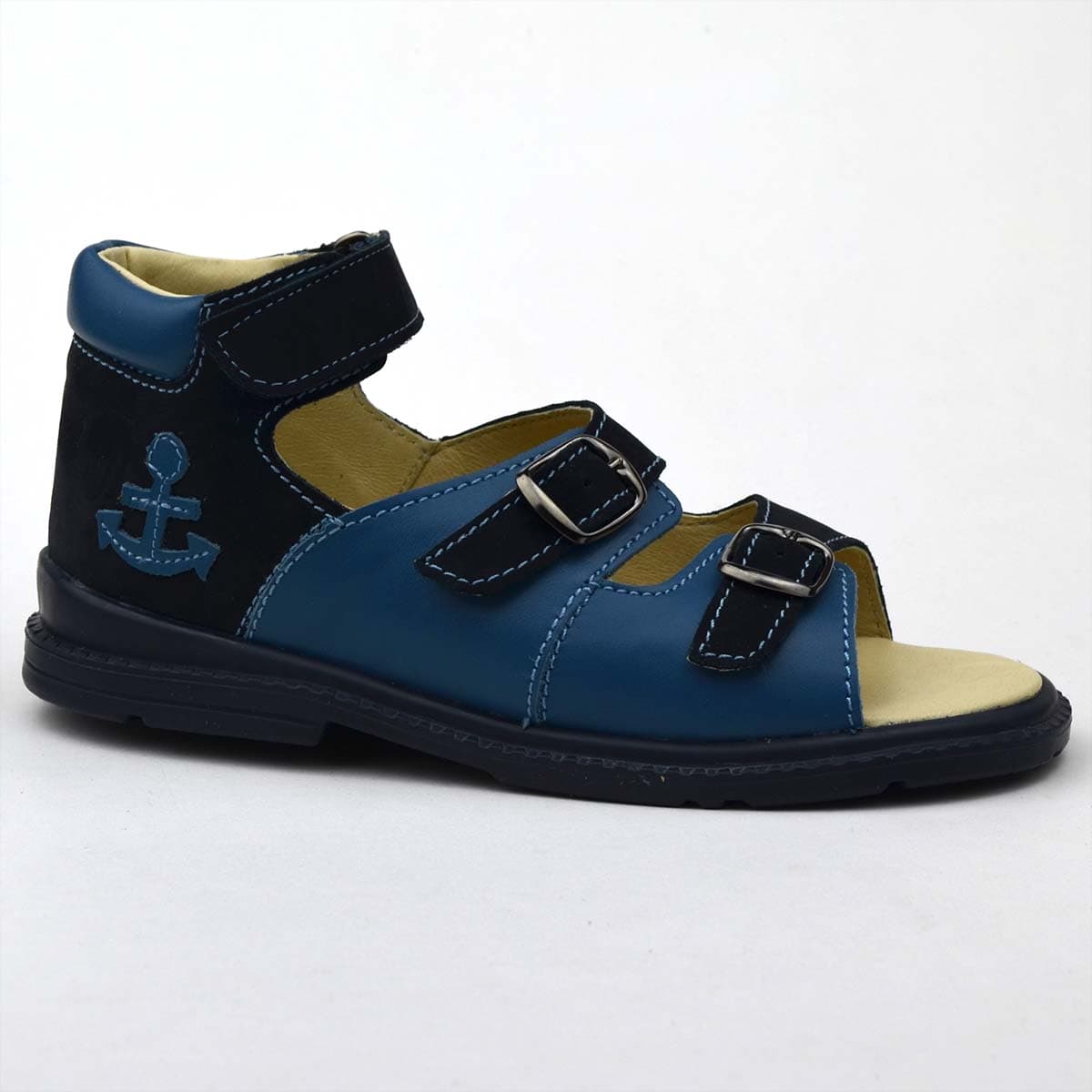 F50 fiúszandál kék színben, horgonnyal az oldalán