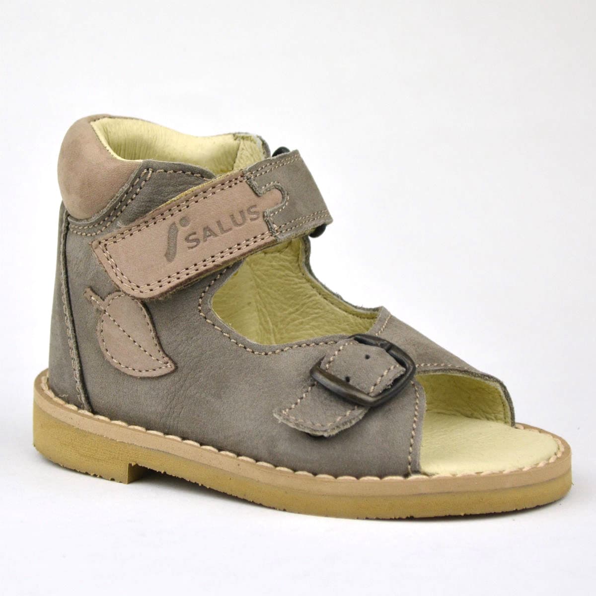 Flo-106 Salus szandál barna színben, fiúknak, falevéllel az oldalán