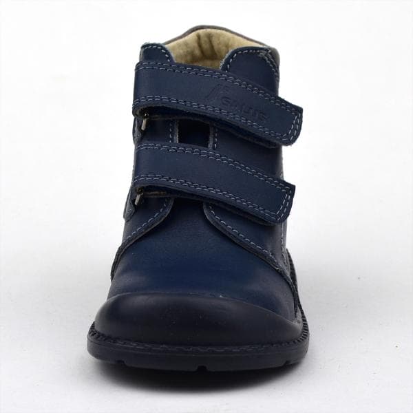 Flo-810 fiú zárt cipő - kék színben, vasmacskával szemből Flo-810 fiú zárt cipő - kék színben, vasmacskával szemből