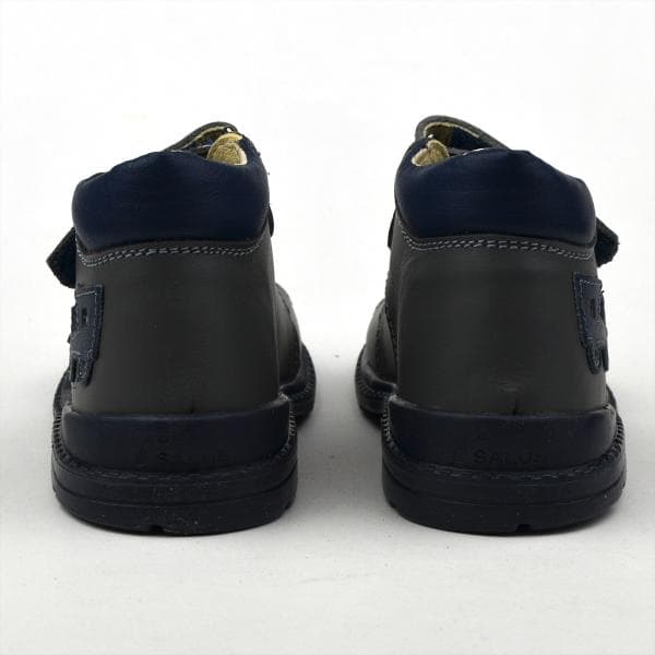 Flo-911 fiúszandál szürke színben vonattal - párban hátulról Flo-911 fiúszandál szürke színben vonattal - párban hátulról