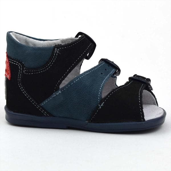 K11 Maus első lépés szandál kék színben, gombás, belső oldalról K11 Maus első lépés szandál kék színben, gombás, belső oldalról