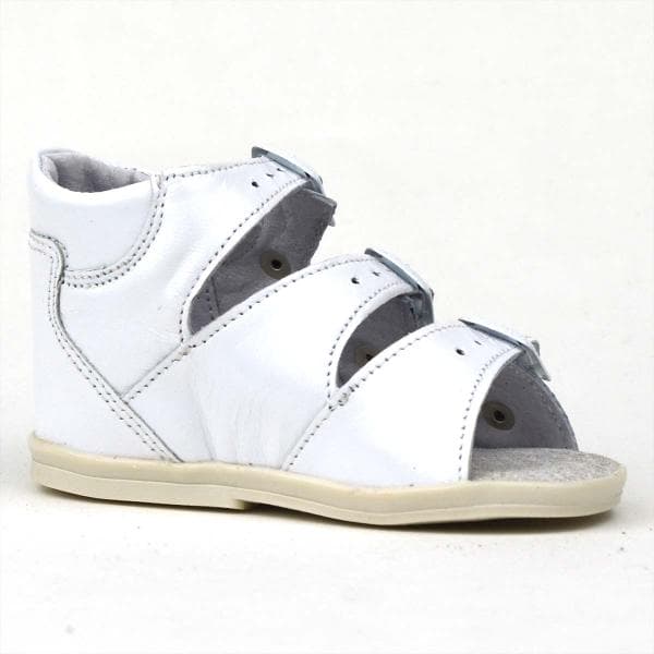 Kislány fehér babaszandál lila csillogó szívekkel - belső oldalról Kislány fehér babaszandál lila csillogó szívekkel - belső oldalról