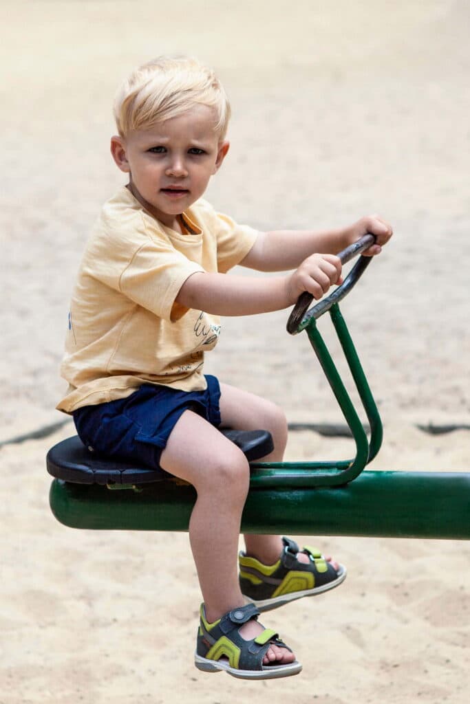 Kris szürke fiúszandál életkép