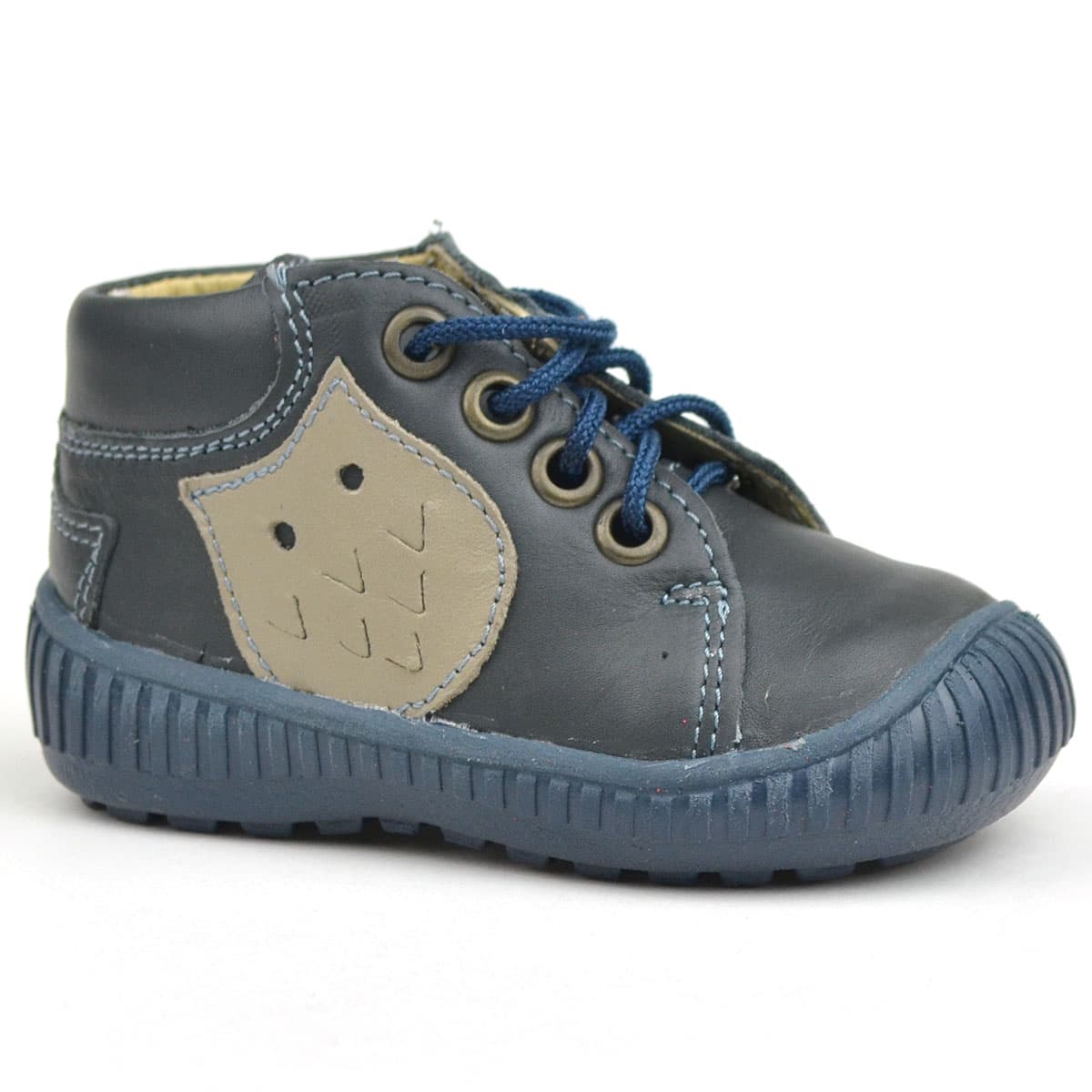 Maus fűzős első lépés cipő fiús szürke színben, bagollyal az oldalán