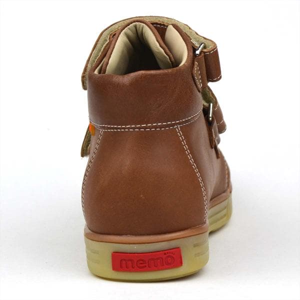 Paris tépőzáras sportcipő barna színben - hátulról Paris tépőzáras sportcipő barna színben - hátulról