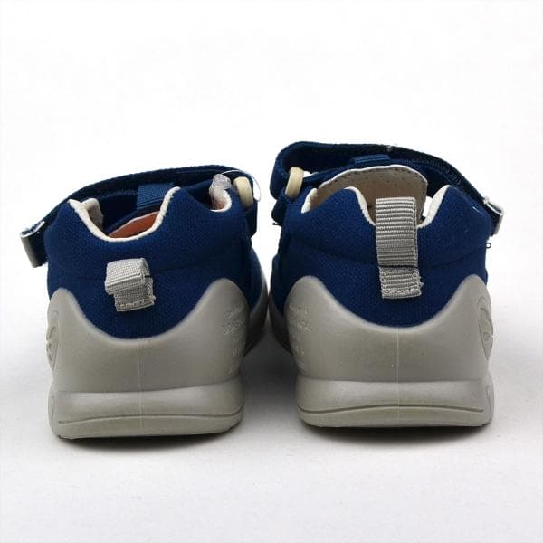 Sötétkék fiú vászon szandálcipő párban - hátulról Sötétkék fiú vászon szandálcipő párban - hátulról