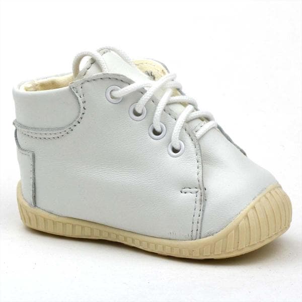 Fűzős kislány babacipő - Maus _ fehér színű, szívvel az oldalán - belső oldal Fűzős kislány babacipő - Maus _ fehér színű, szívvel az oldalán - belső oldal