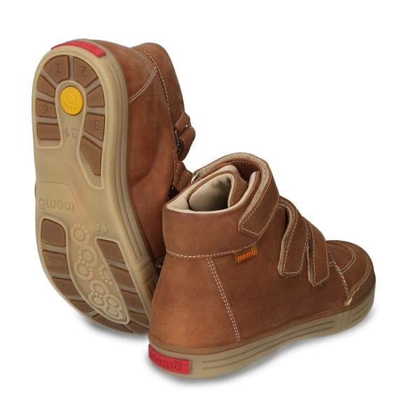 Paris tépőzáras sportcipő barna színben - párban hátulról Paris tépőzáras sportcipő barna színben - párban hátulról